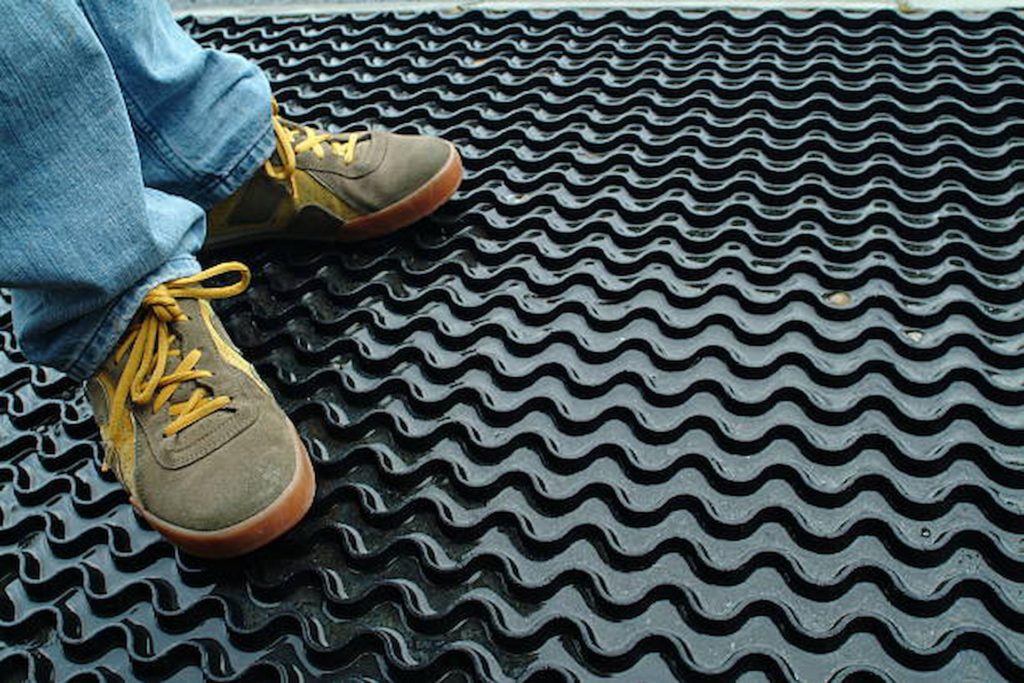Why Should You Prefer Using Rubber Matting For Your Place